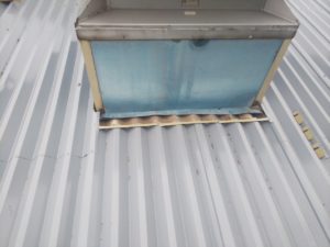 野田市目吹工場　波型スレート屋根カバー工法工事　ベンチレーター（換気装置）2